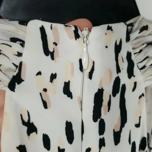 Shona Joy Black and White Asymmetrical Dress - Picture 11 of 16